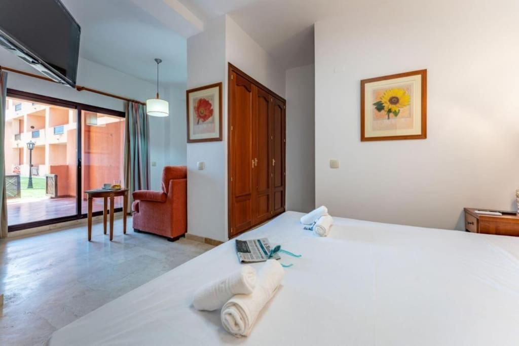 Ct 240 - Beachfront Apartment -Don Juan Manilva Exterior photo